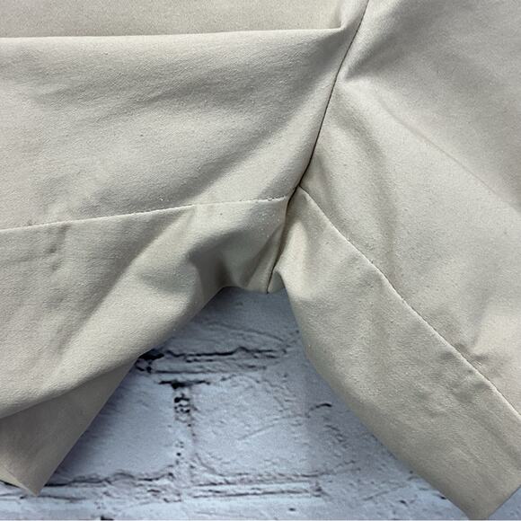 The Limited Shorts Women's Size14 Khaki Flat Front Stretch Beach Vacation Casual - Picture 8 of 8